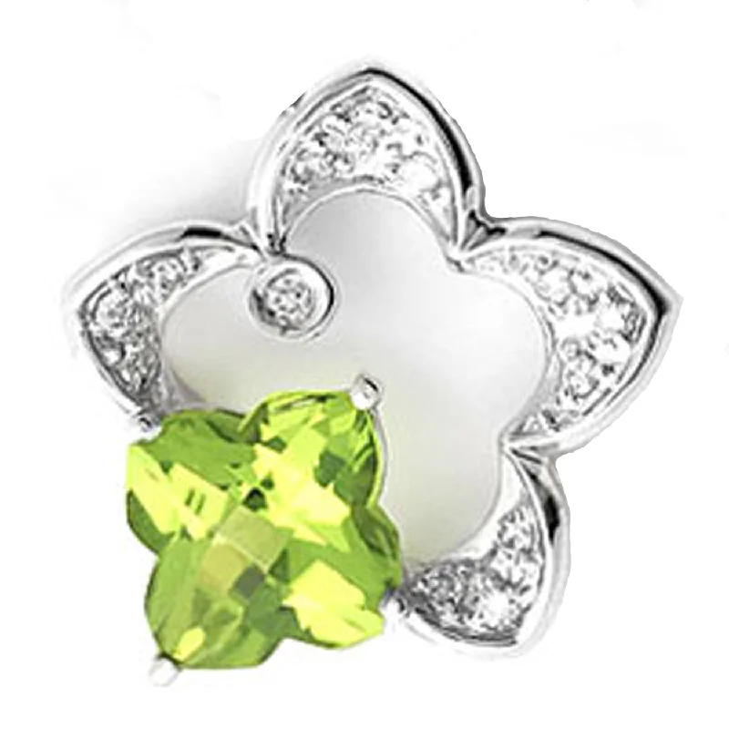 ladies' designer overcoat -18k White Gold Clover Shape Peridot and Diamond Star Pendant