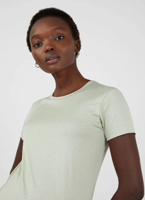 women's seamless short sleeve tee -Women's Classic T-shirt in Pistachio